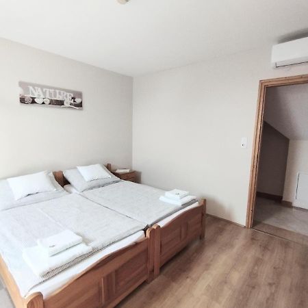 Eckhardt Vendeghaz Hotell Villány Eksteriør bilde